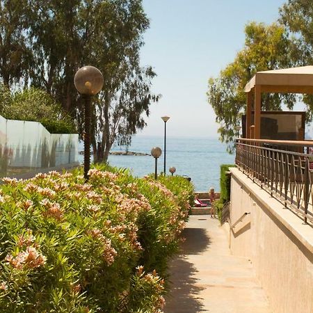 Galatex Beach Apartment Лімасол Екстер'єр фото
