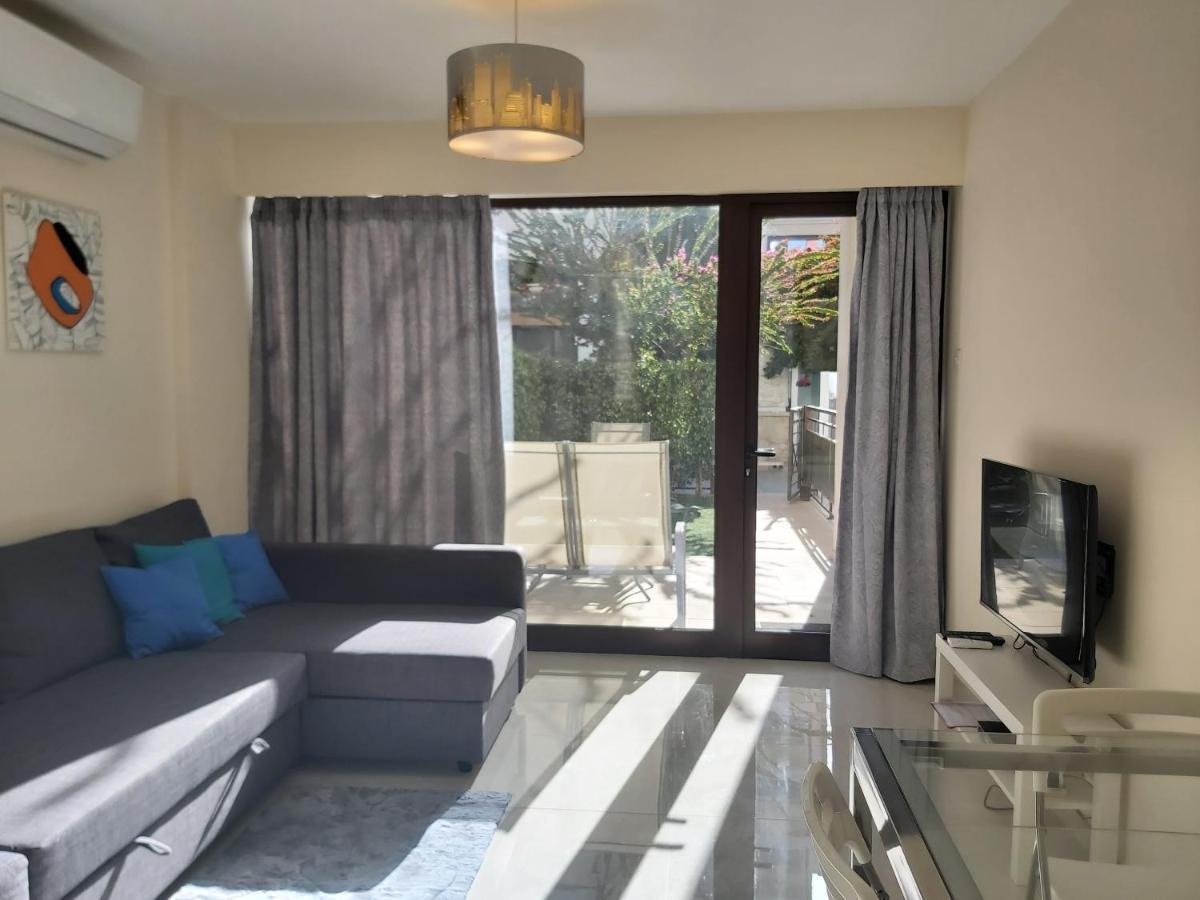 Galatex Beach Apartment Лімасол Екстер'єр фото