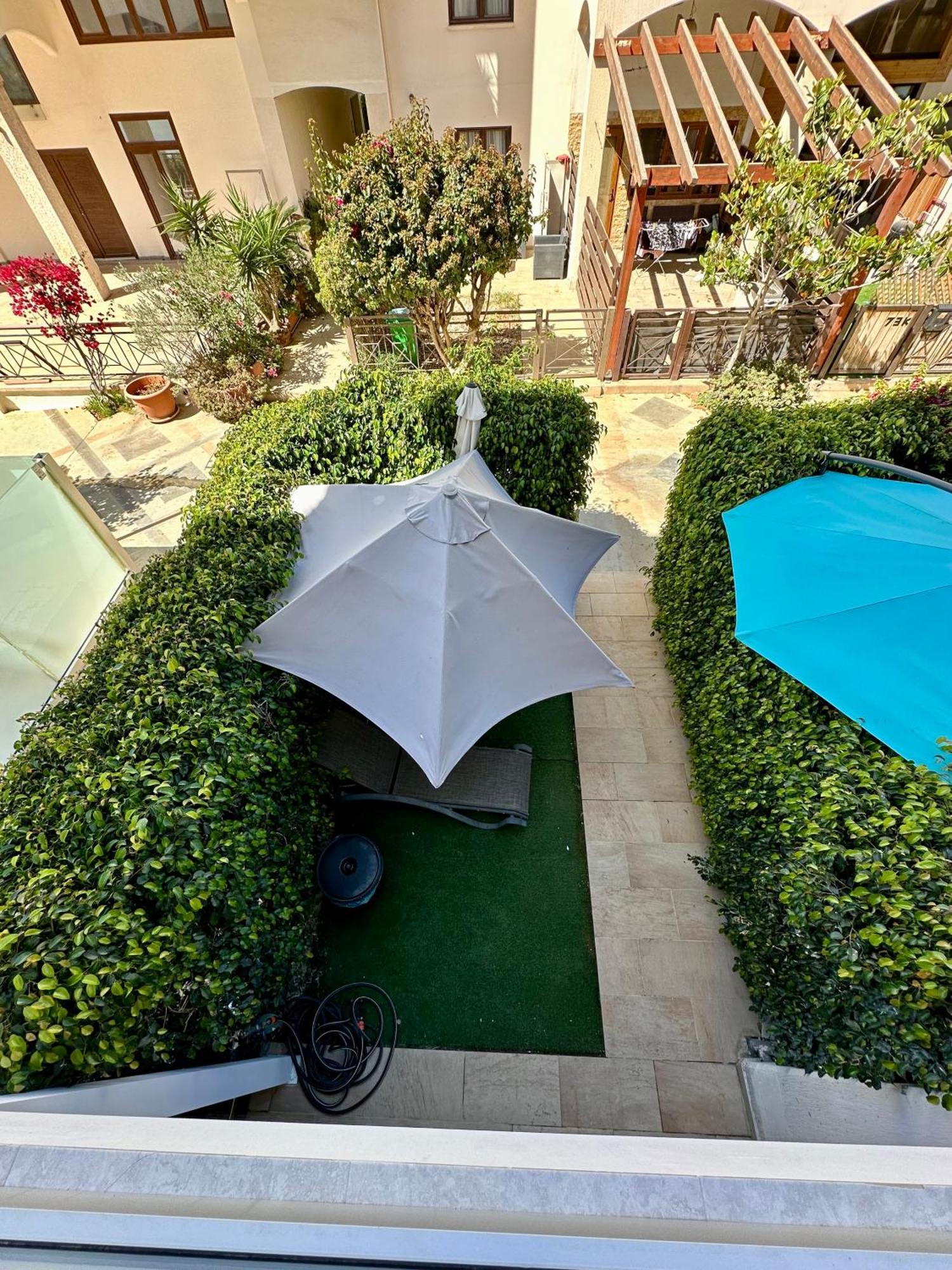 Galatex Beach Apartment Лімасол Екстер'єр фото
