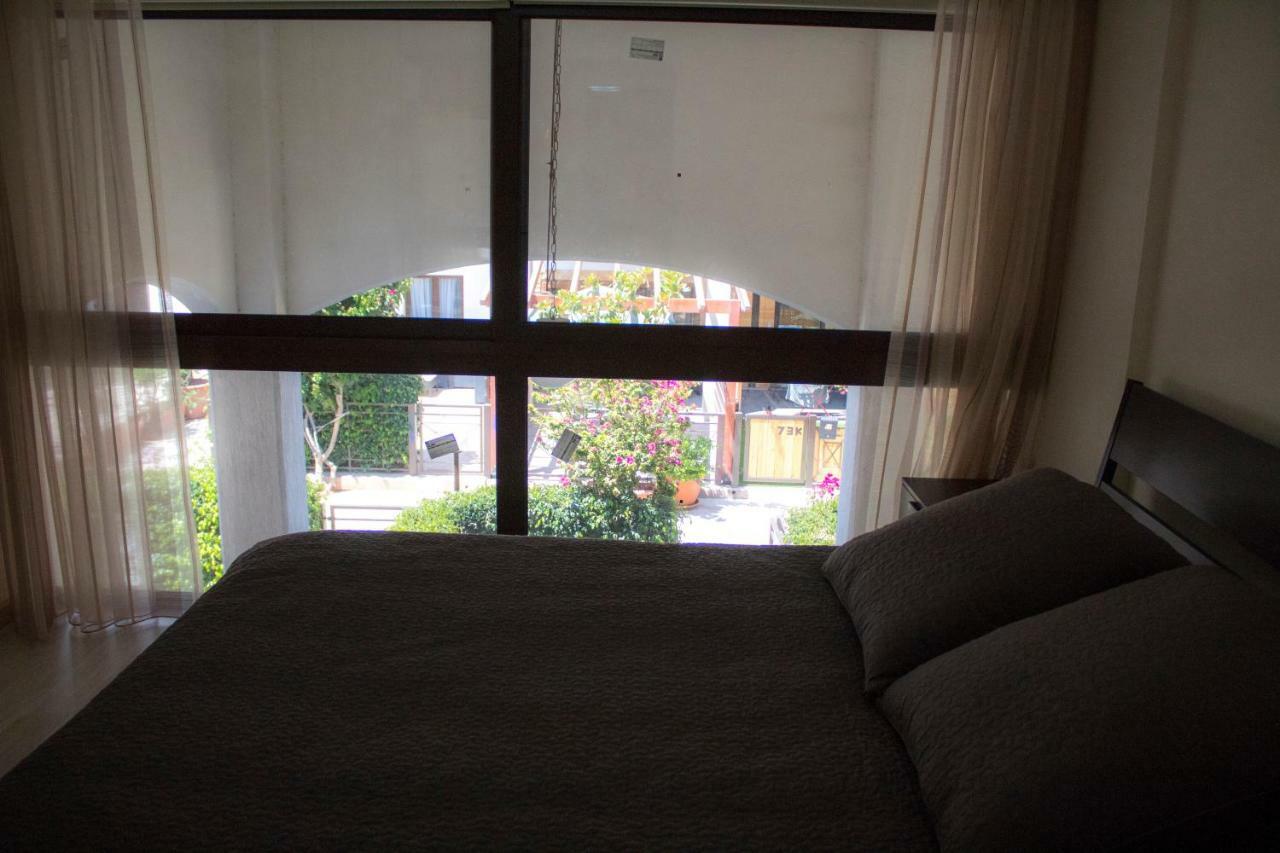 Galatex Beach Apartment Лімасол Екстер'єр фото