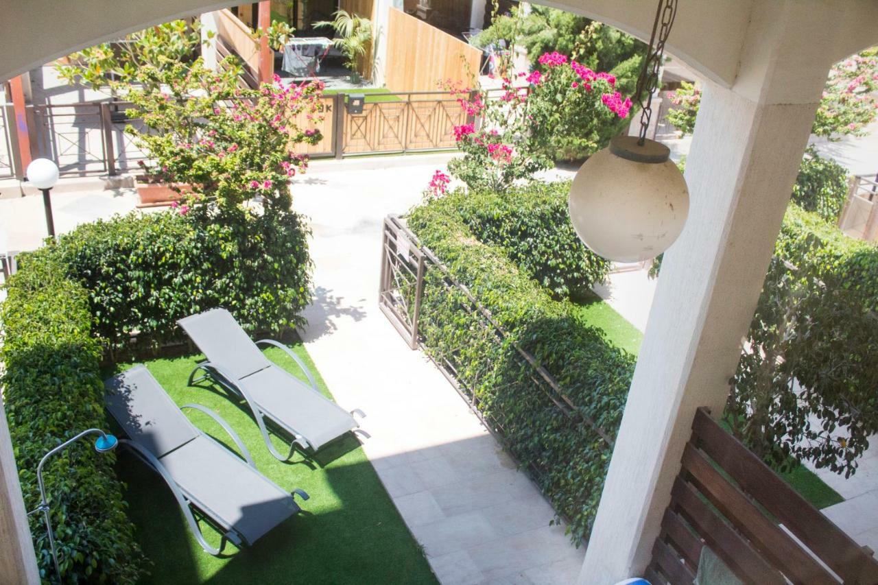 Galatex Beach Apartment Лімасол Екстер'єр фото