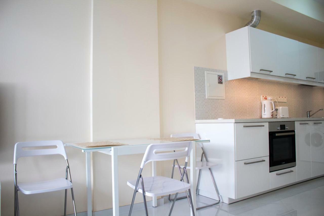 Galatex Beach Apartment Лімасол Екстер'єр фото