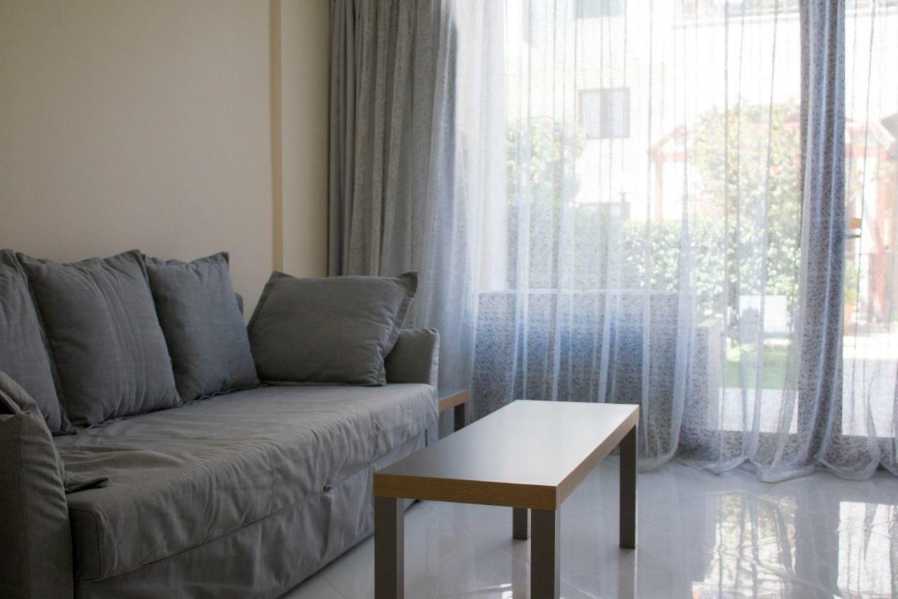 Galatex Beach Apartment Лімасол Екстер'єр фото