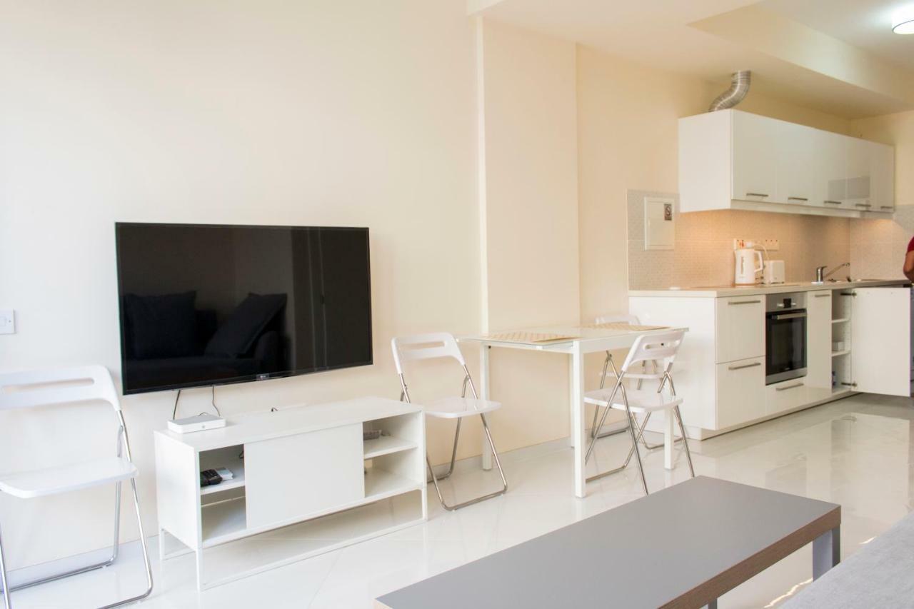 Galatex Beach Apartment Лімасол Екстер'єр фото