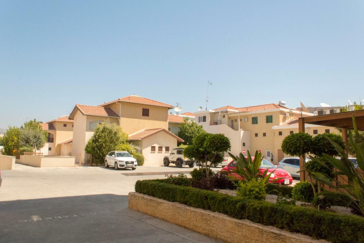 Galatex Beach Apartment Лімасол Екстер'єр фото