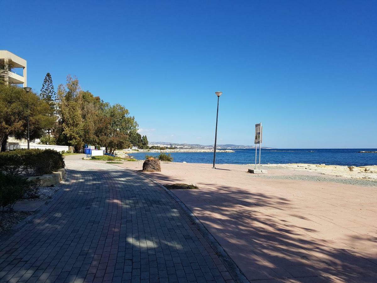 Galatex Beach Apartment Лімасол Екстер'єр фото