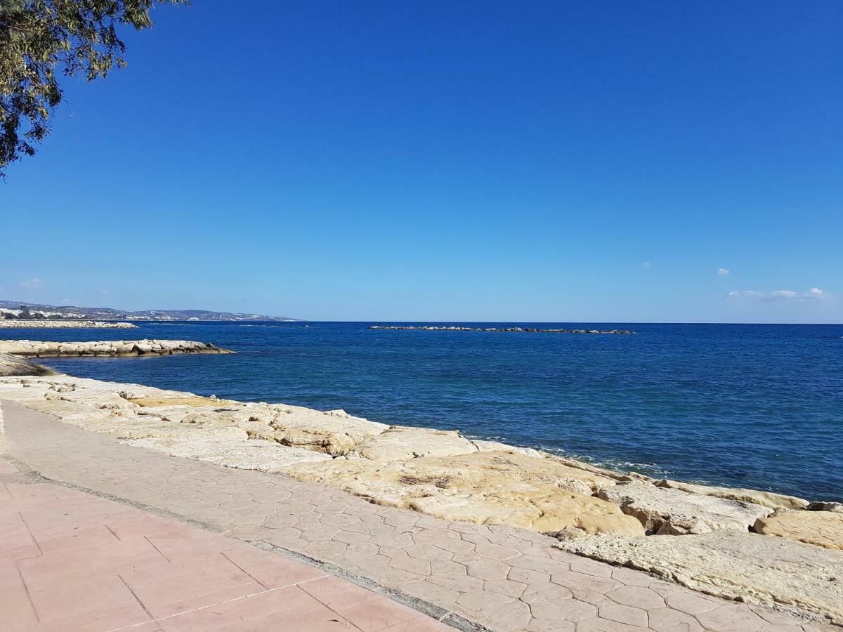 Galatex Beach Apartment Лімасол Екстер'єр фото