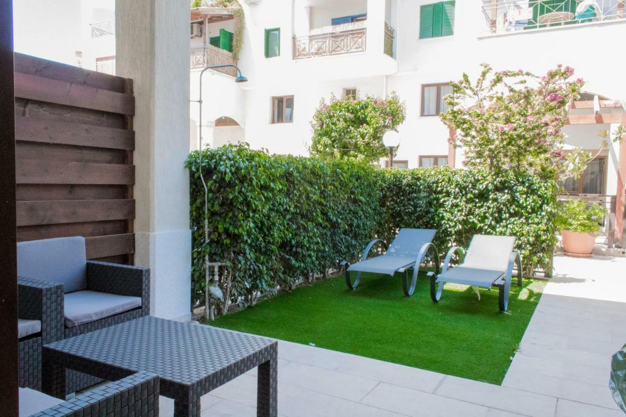 Galatex Beach Apartment Лімасол Екстер'єр фото