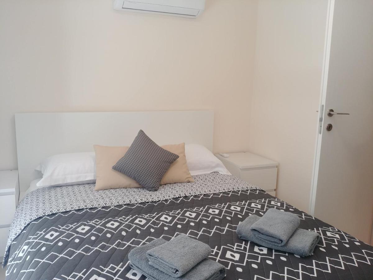 Galatex Beach Apartment Лімасол Екстер'єр фото